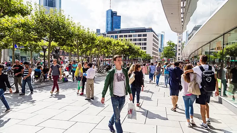Frankfurt planira šire trotoare i bolju bezbednost za pešake