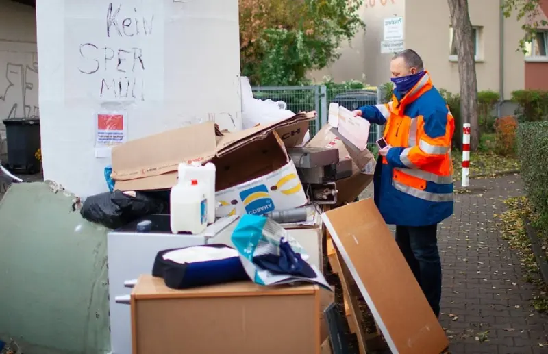 Kazne u Frankfurtu 2025 – 300 € za malu nuždu, 400 € za pseći izmet